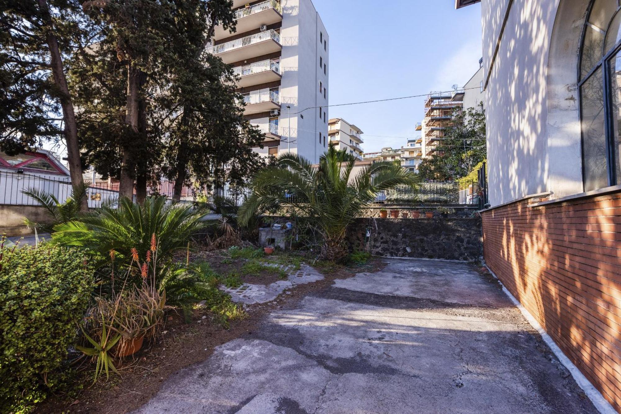 Euphorbia Apartments By Wonderful Italy Катания Экстерьер фото